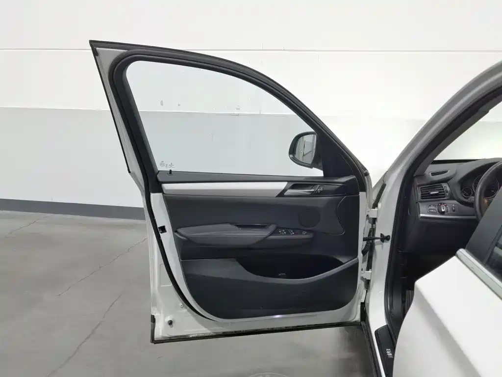 BMW X3 (Import) — миниатюра 8