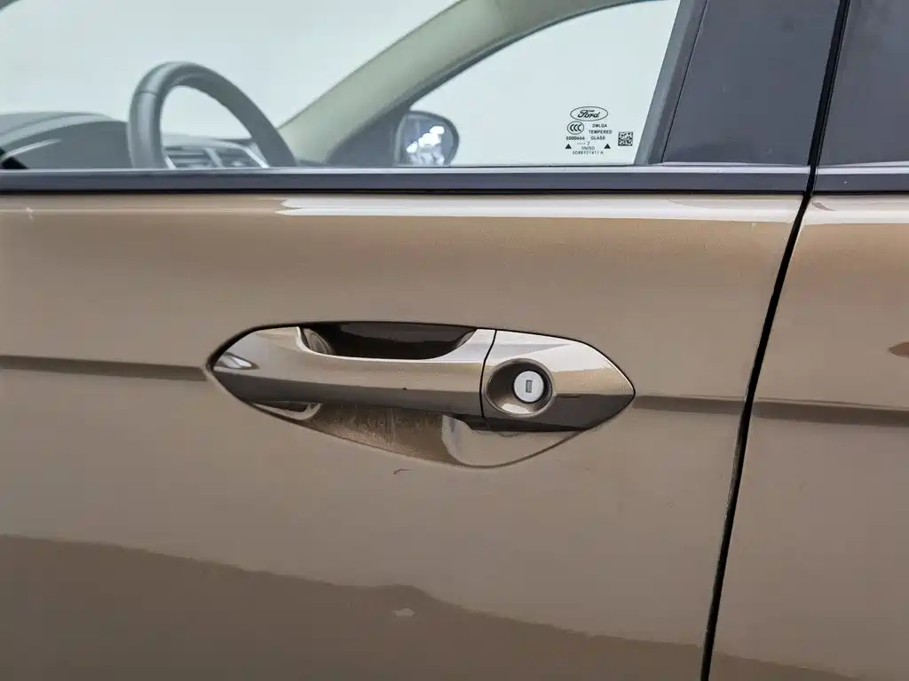 Ford Escort — миниатюра 18
