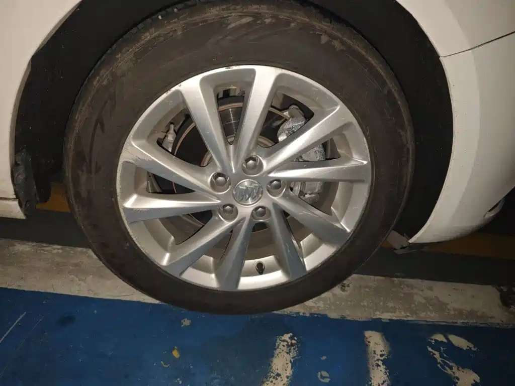 Buick Verano — миниатюра 9