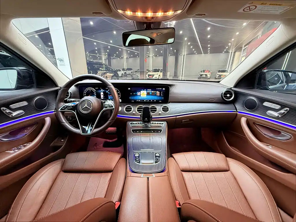 Mercedes-Benz E-Class — миниатюра 12