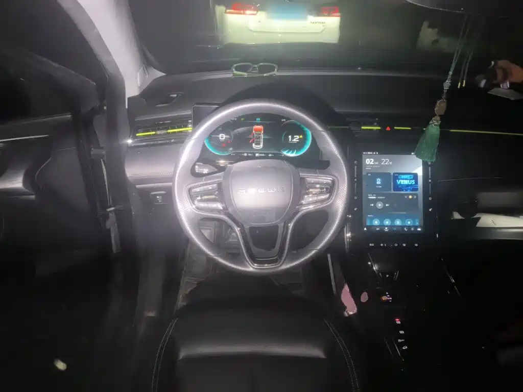 Roewe RX5 — миниатюра 6