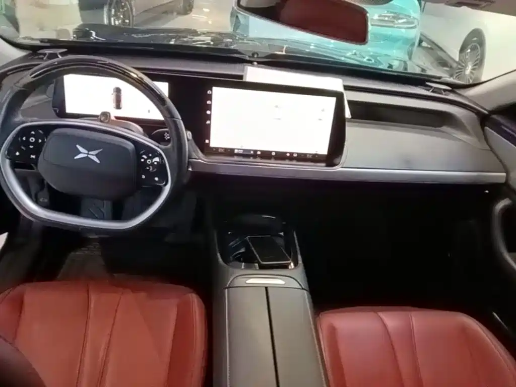 XPeng P7 — миниатюра 10