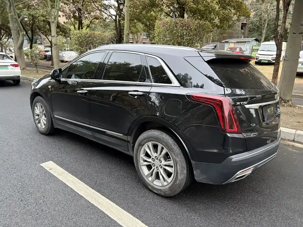 CADILLAC XT5