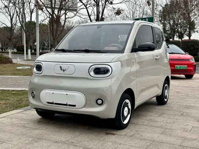 WULING HONGGUANG MINIEV 2025