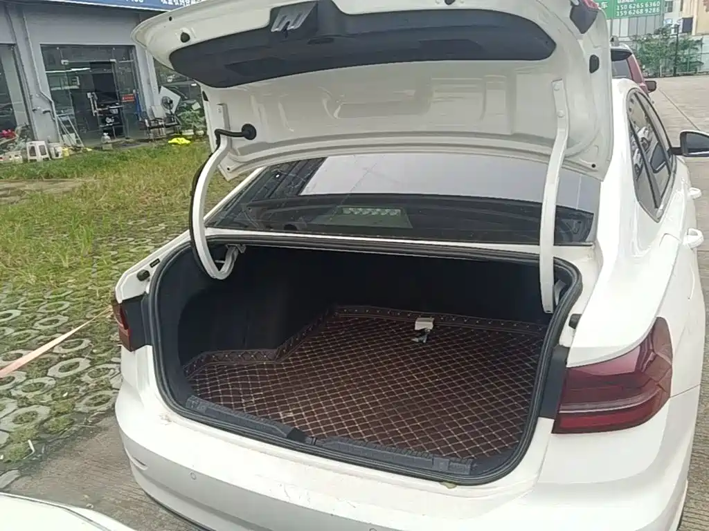 Volkswagen Lavida — миниатюра 19
