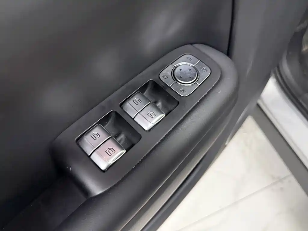 Li Auto Li L8 — миниатюра 8