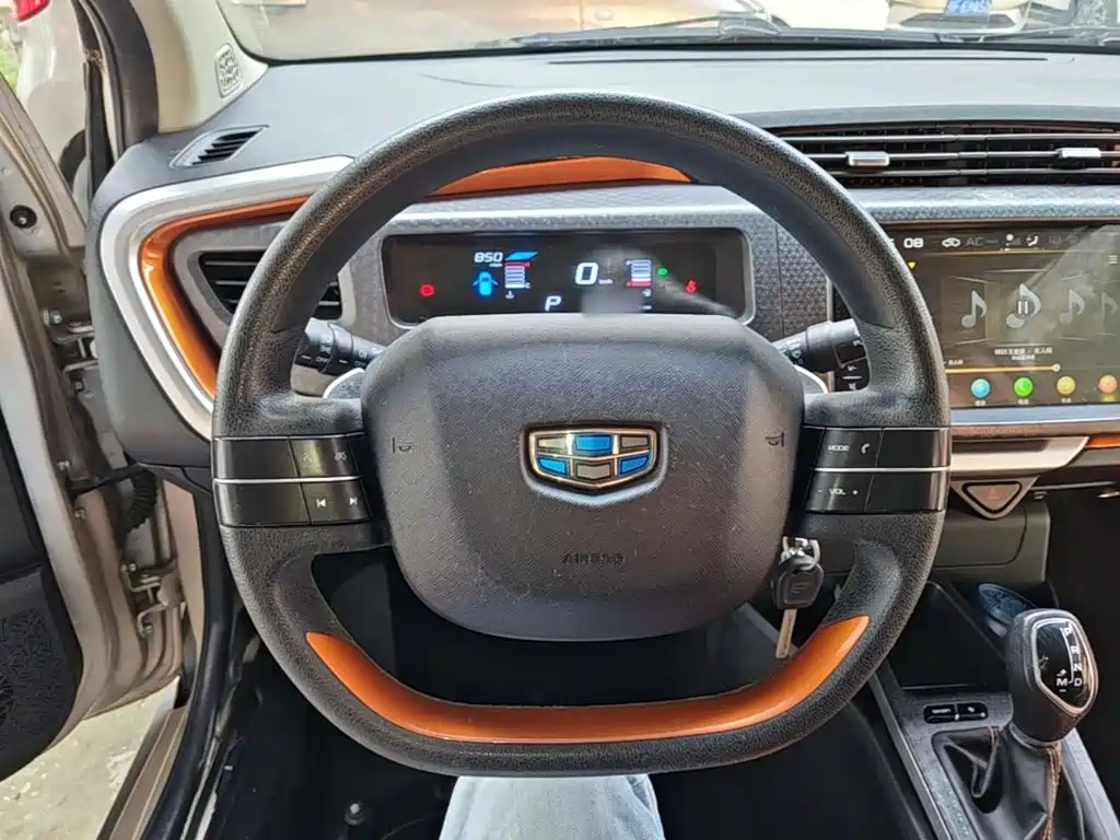 Geely Vision X1 — миниатюра 11