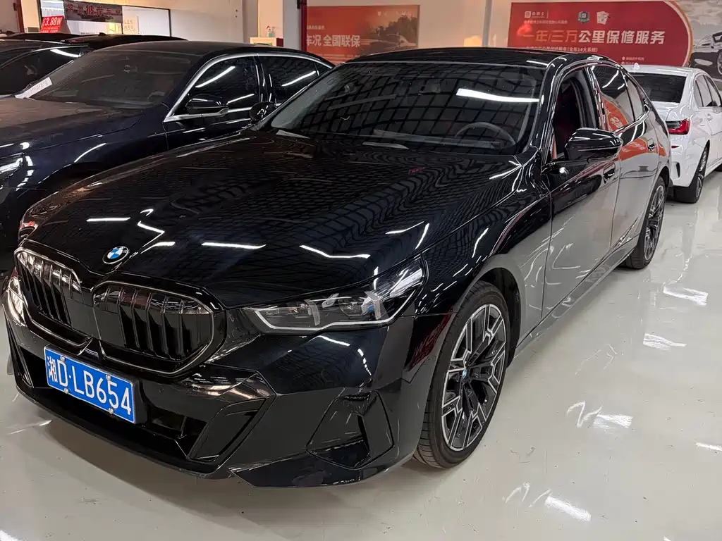 BMW 5 Series — миниатюра 2