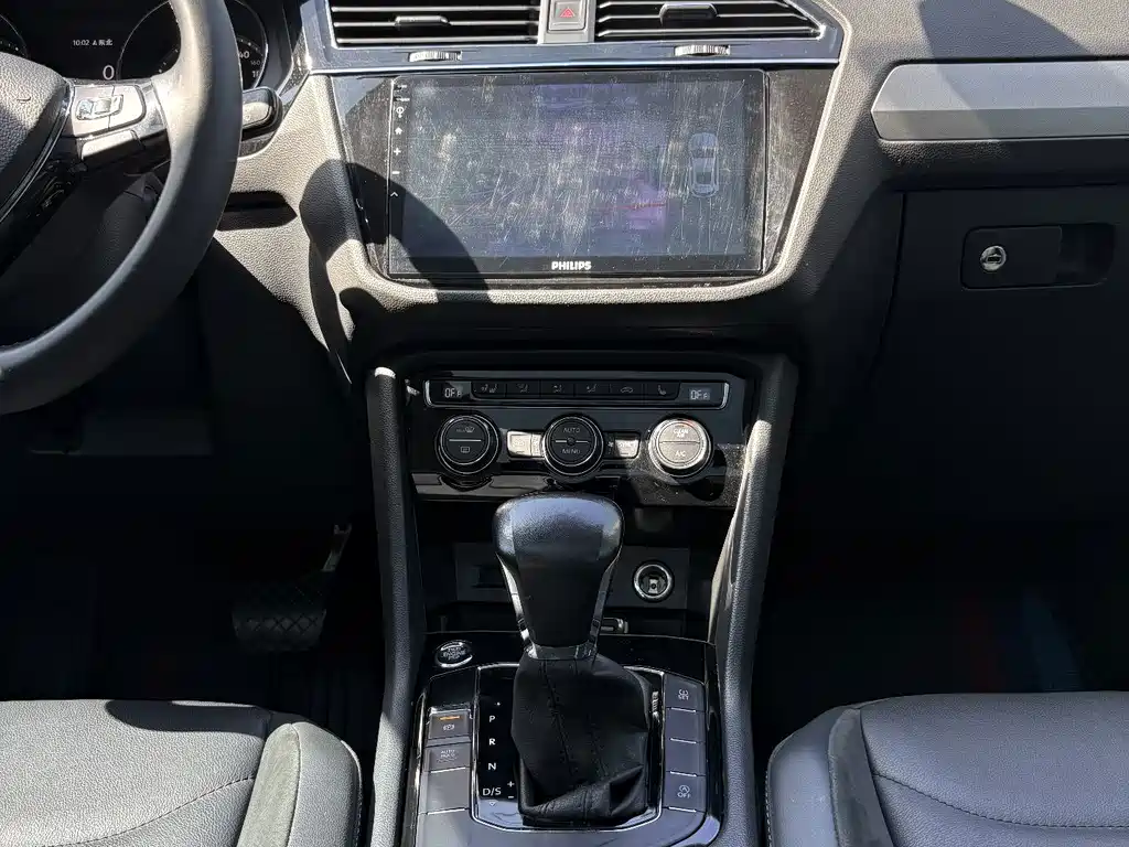 Volkswagen Tiguan L — миниатюра 16