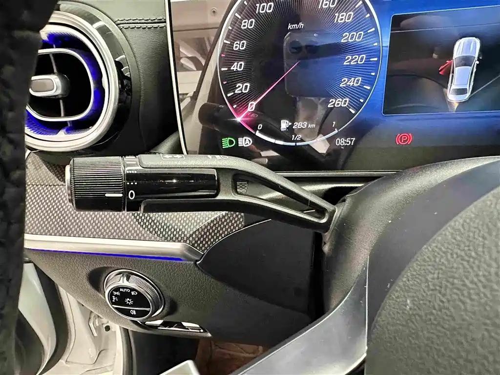 Mercedes-Benz C-Class — миниатюра 12