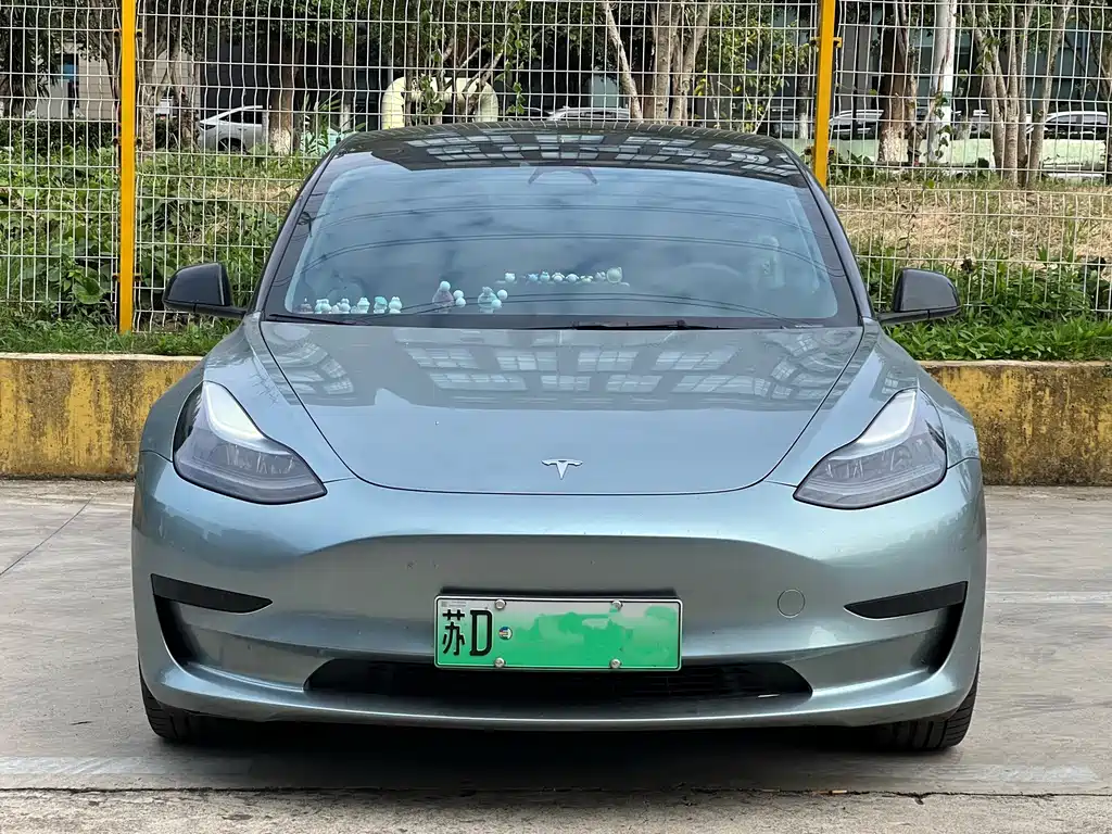 Tesla Model 3 — миниатюра 2