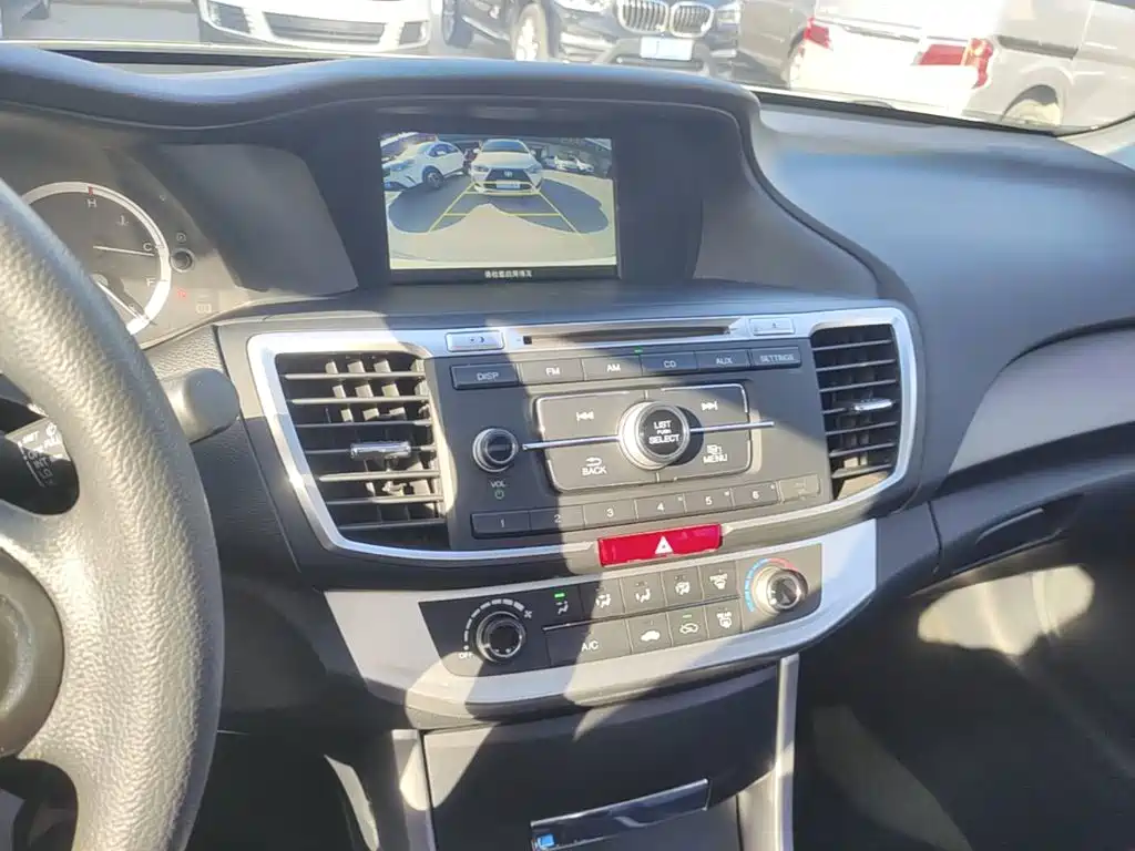 Honda Accord — миниатюра 13