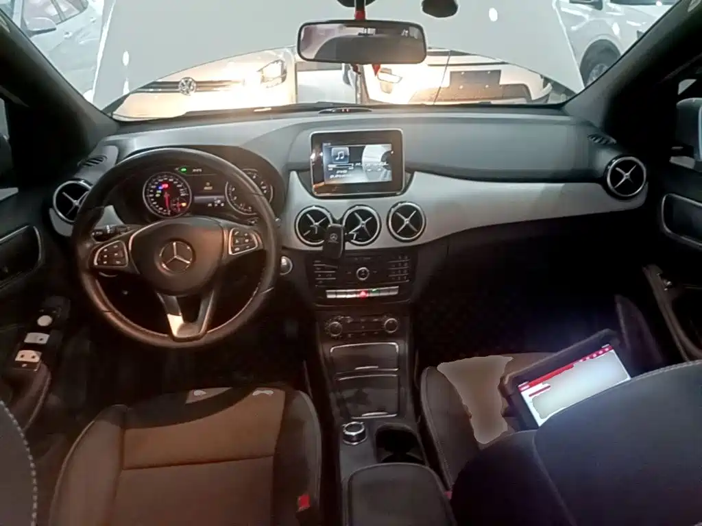 Mercedes-Benz B-Class — миниатюра 10