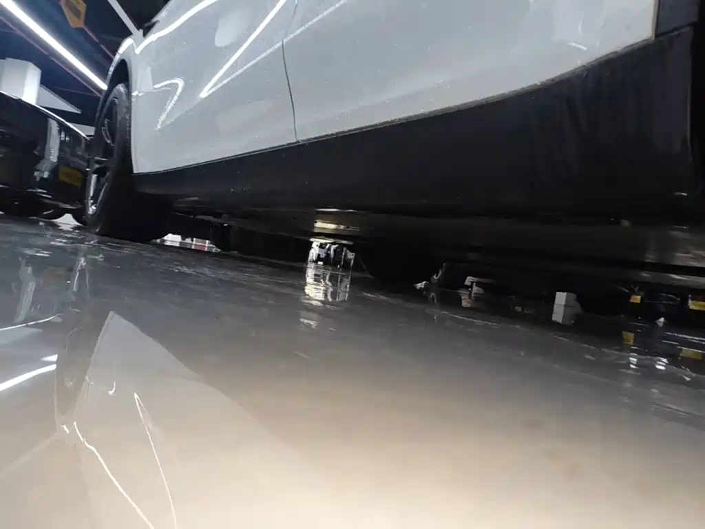 Tesla Model Y — миниатюра 22