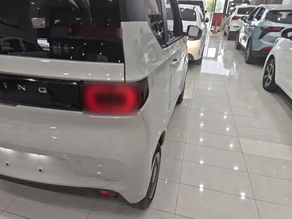 Wuling MINIEV — миниатюра 8
