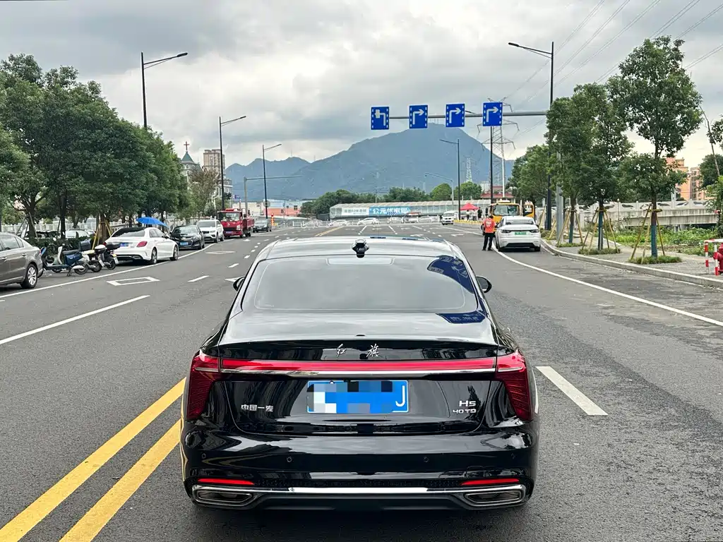 Hongqi Hongqi H5 — миниатюра 14