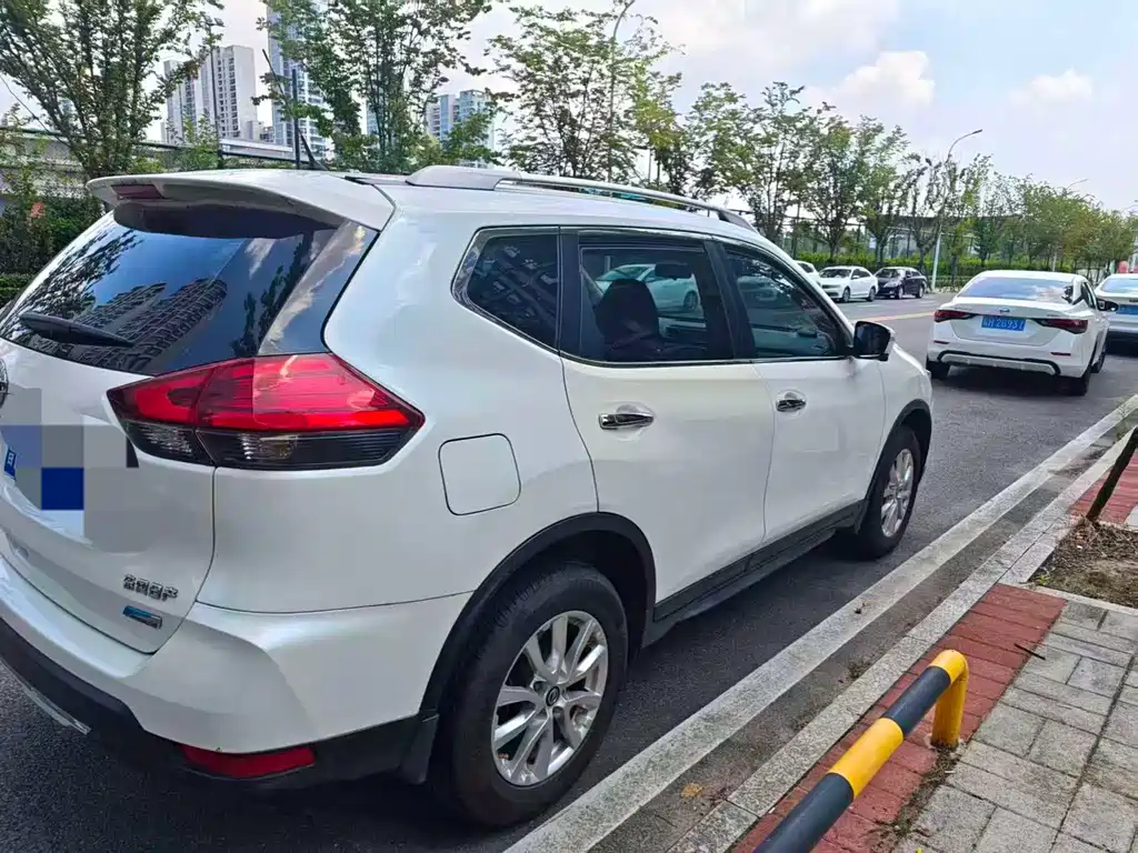 Nissan X-Trail — миниатюра 4