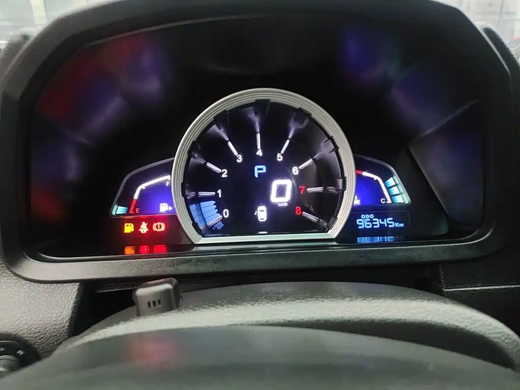 Luxgen U6 — миниатюра 12