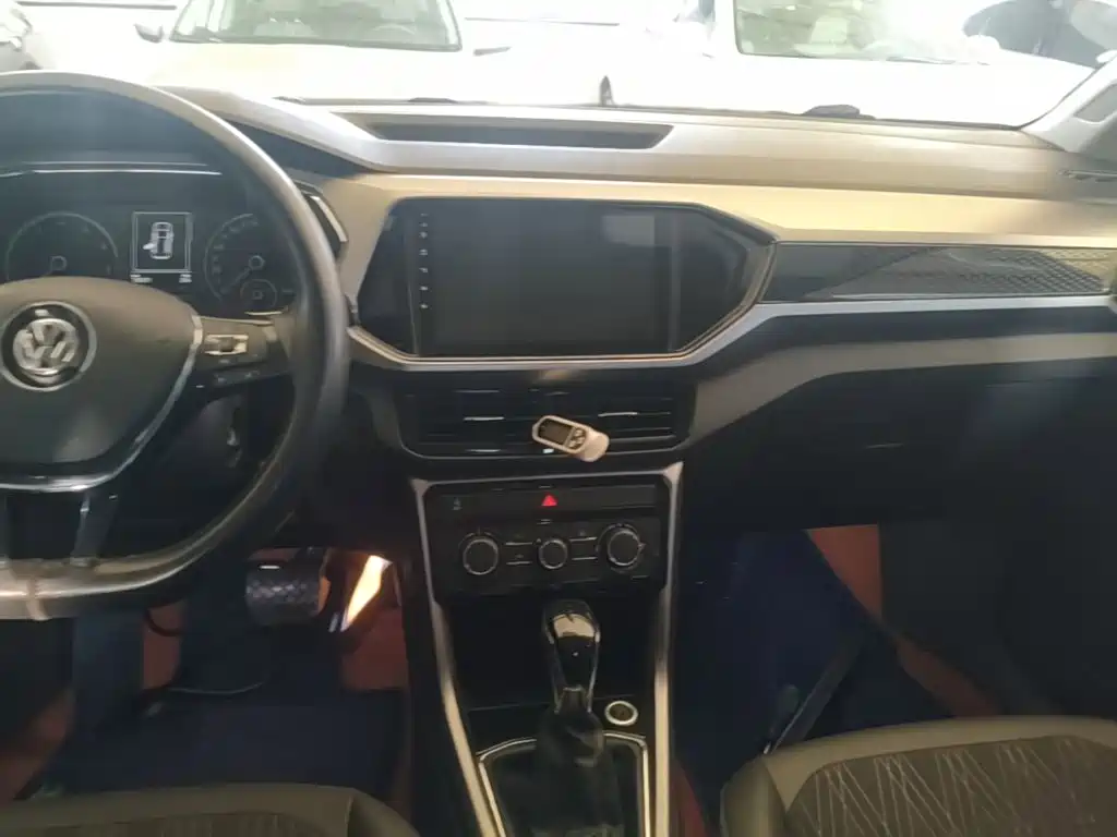 Volkswagen T-Cross — миниатюра 13