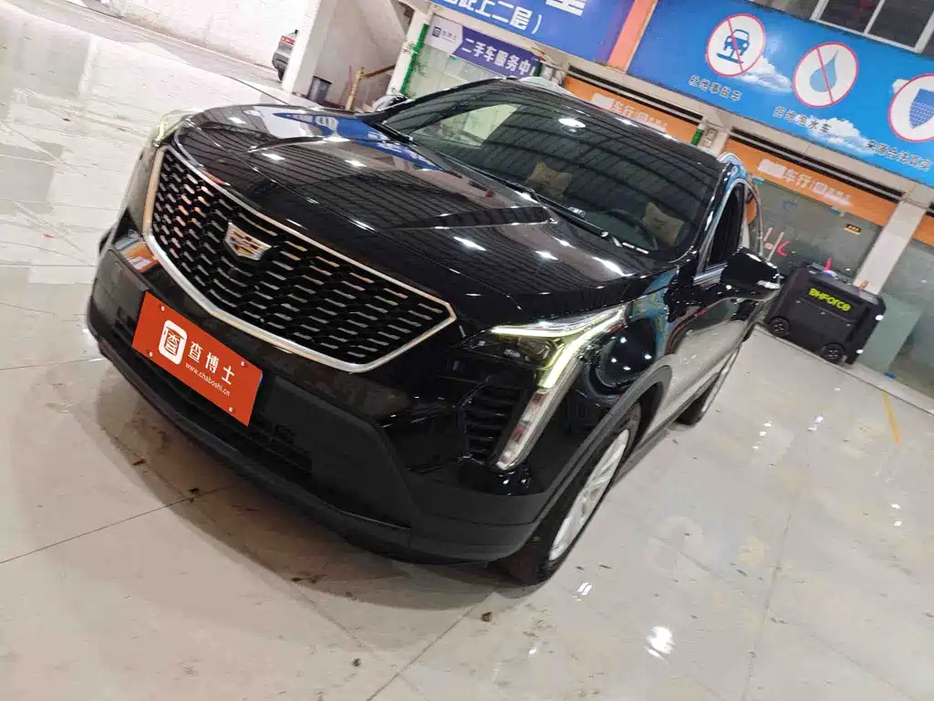 CADILLAC XT4