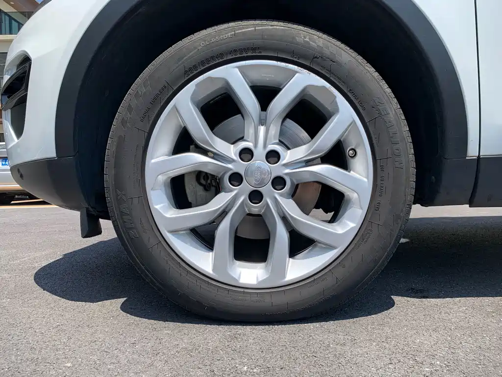 Land Rover Discovery Sport — миниатюра 9