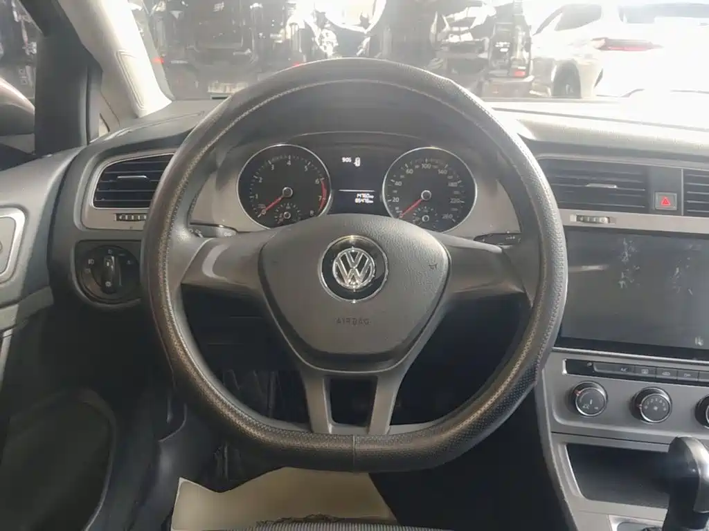 Volkswagen Golf — миниатюра 11