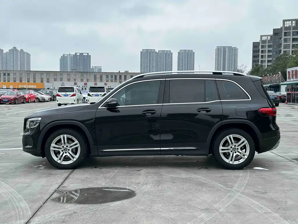Mercedes-Benz GLB — миниатюра 7