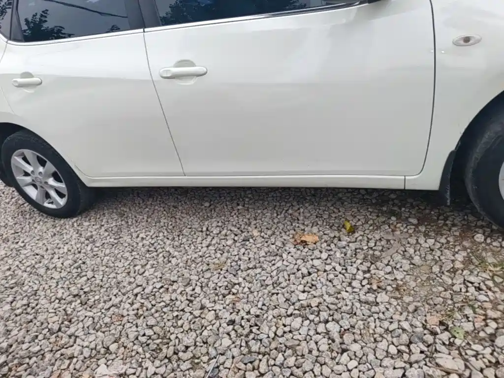 Nissan Tiida — миниатюра 21