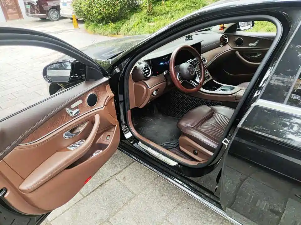 Mercedes-Benz E-Class — миниатюра 3