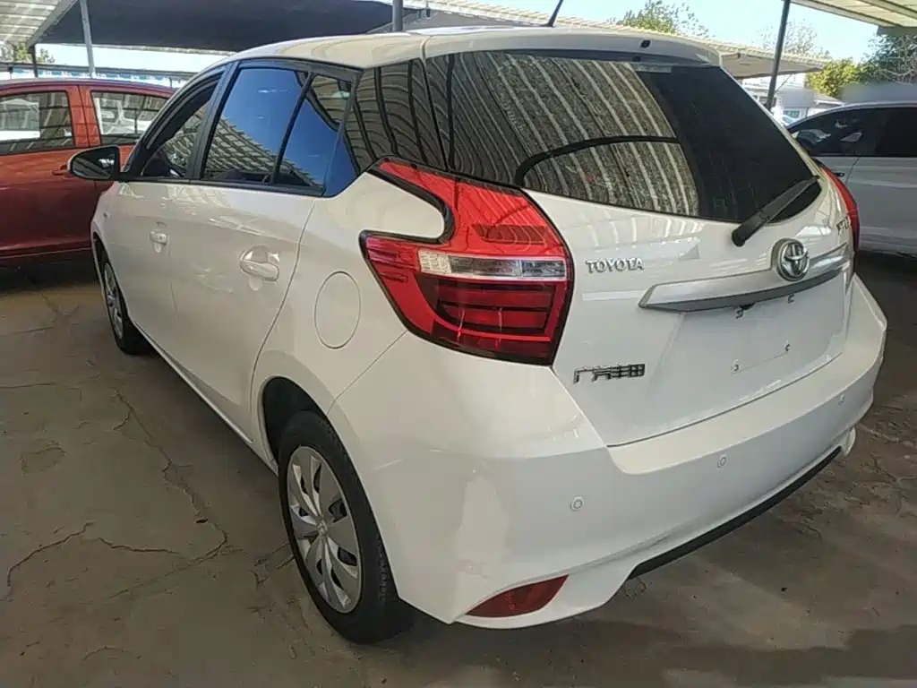 Toyota Yaris L — миниатюра 5
