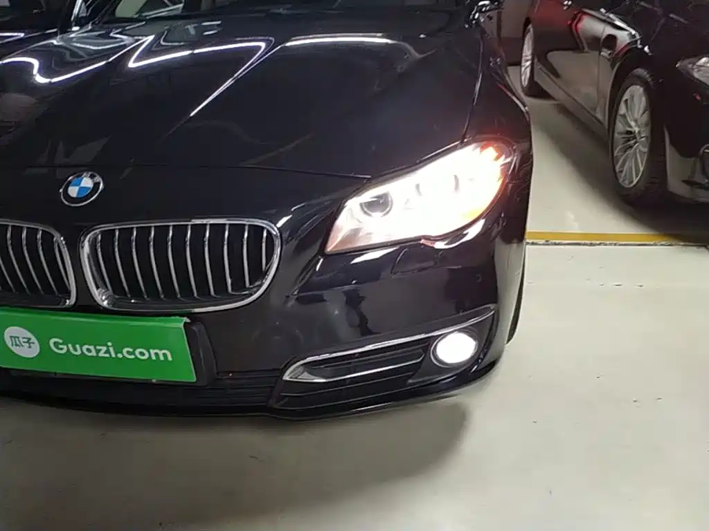 BMW 5 Series — миниатюра 24