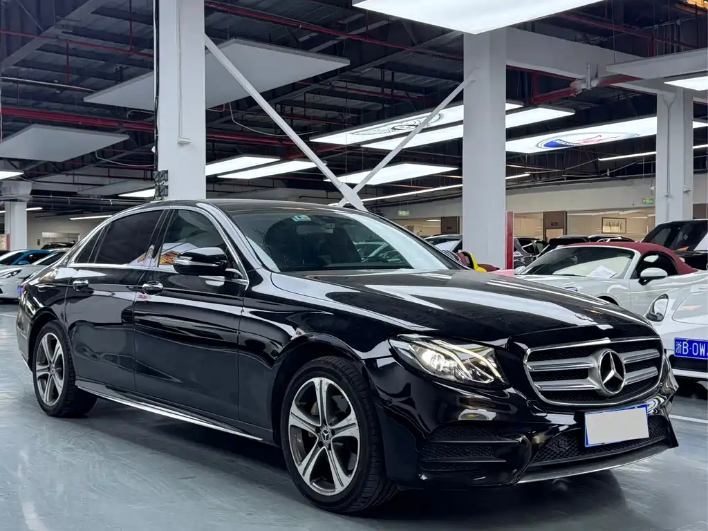 MERCEDES-BENZ E CLASS