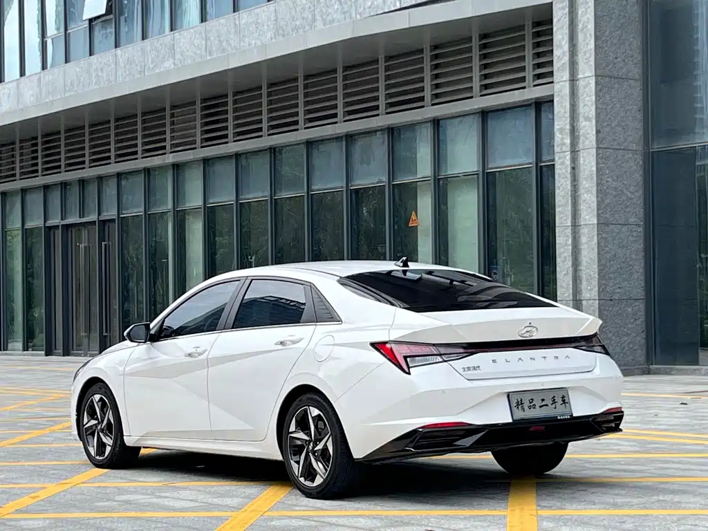Hyundai Elantra — миниатюра 4