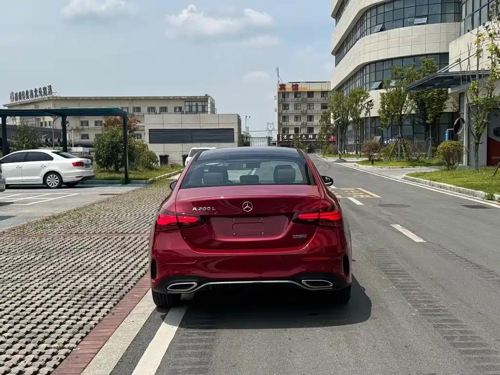 Mercedes-Benz A-Class — миниатюра 8