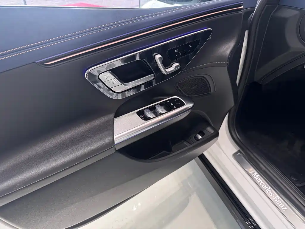 Mercedes-Benz EQE 2025 500 4MATIC