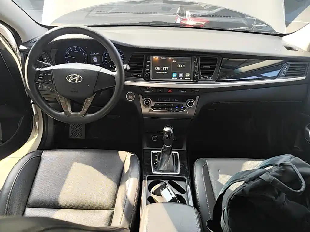 Hyundai Mistra — миниатюра 10