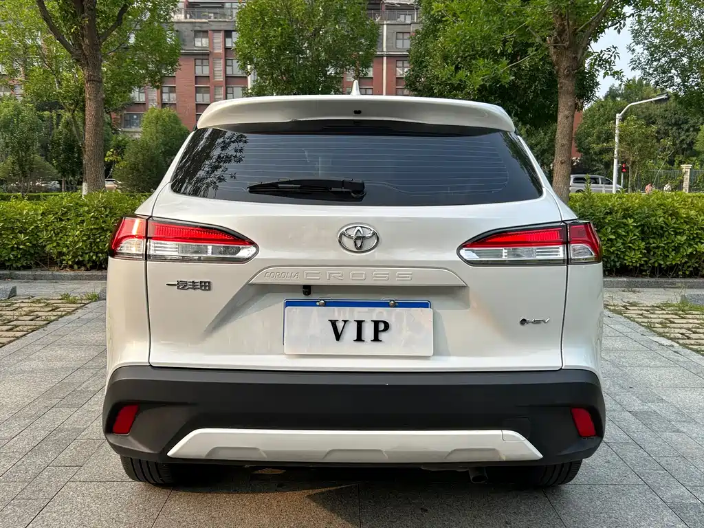 Toyota Corolla Cross — миниатюра 12