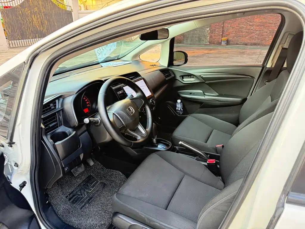 Honda Fit — миниатюра 4