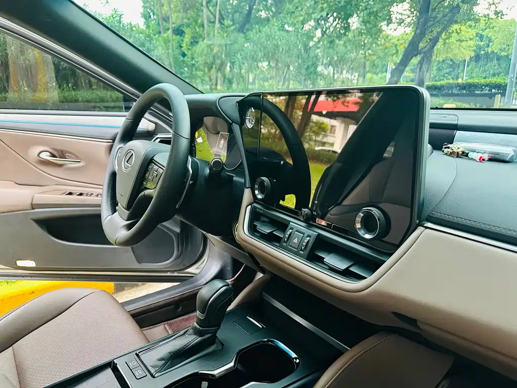 Lexus ES — миниатюра 17