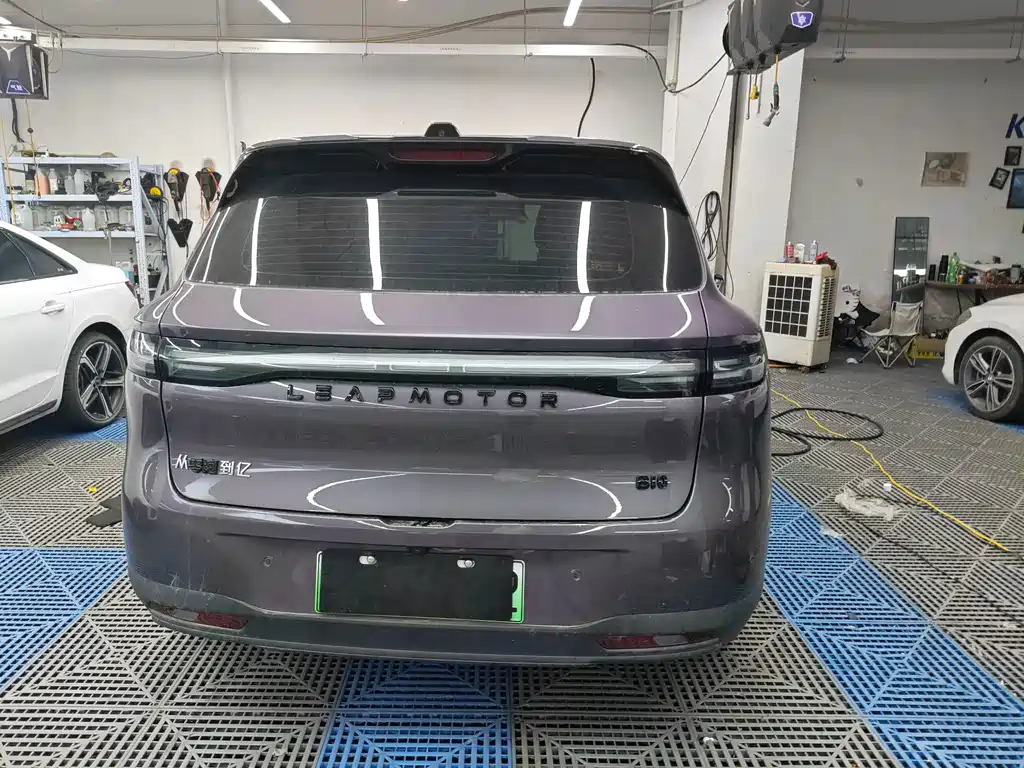 Leapmotor Leapmotor B10 — миниатюра 6
