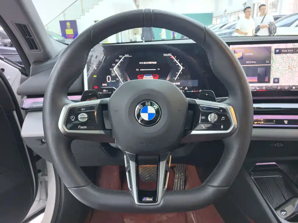 BMW 5 Series — миниатюра 8