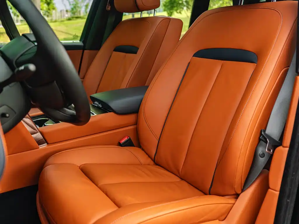 Rolls-Royce Cullinan 2018 мест