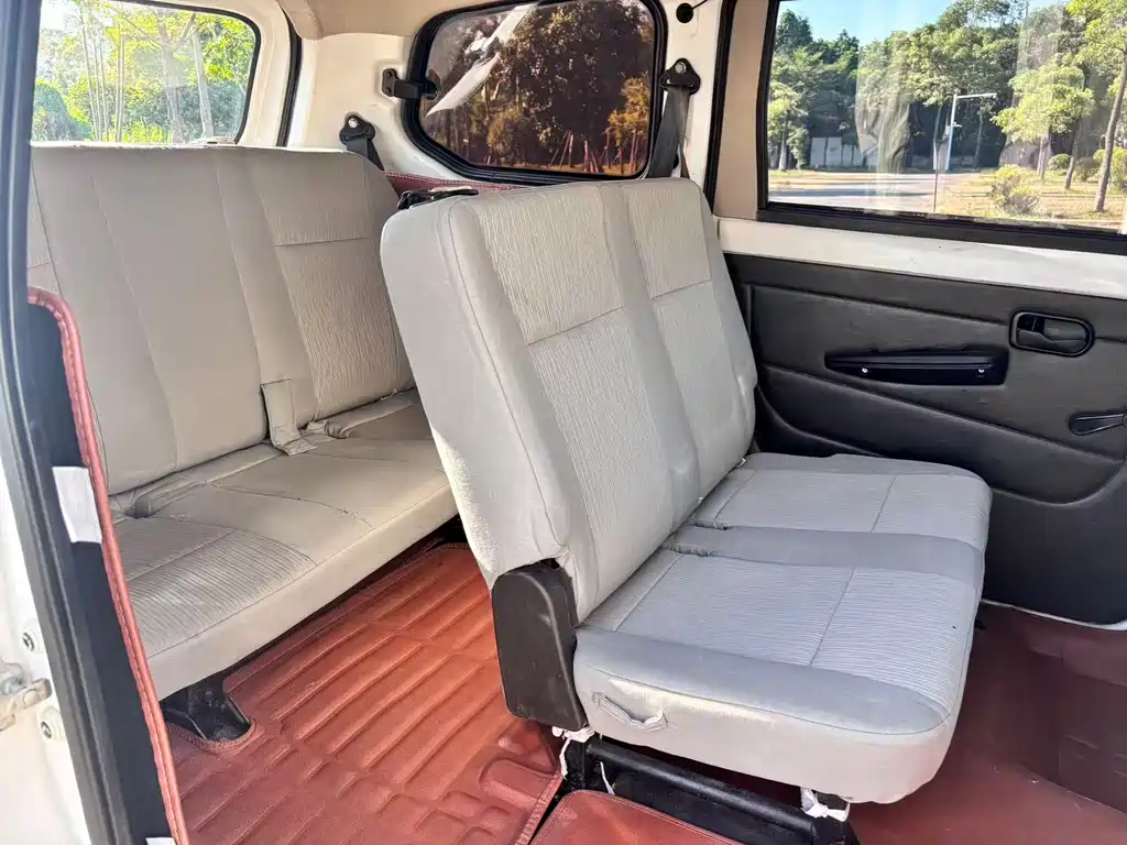 Wuling Hongguang — миниатюра 11