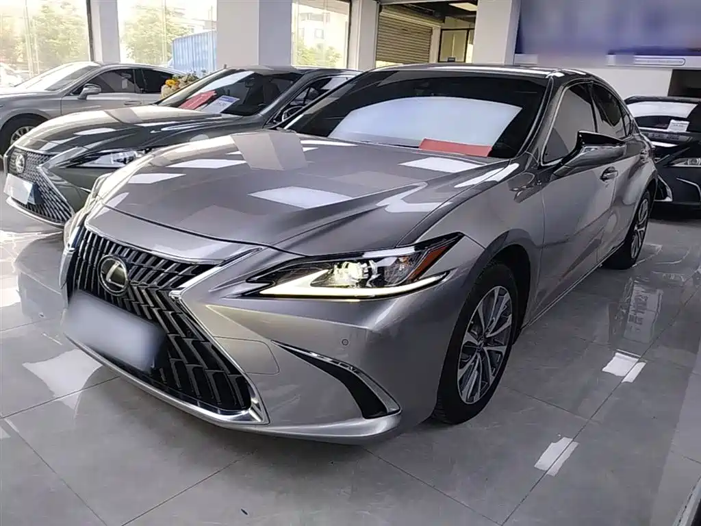 Lexus ES 2024