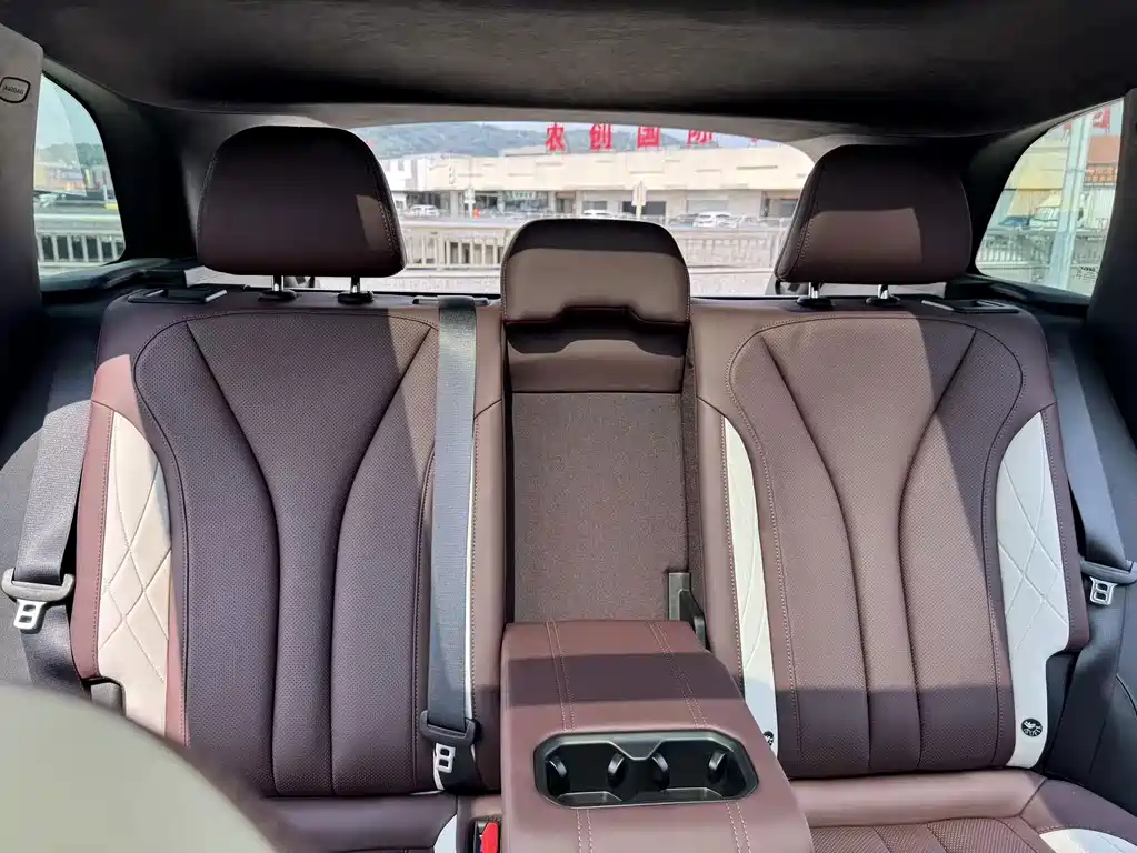 Geely Xingyue L — миниатюра 27