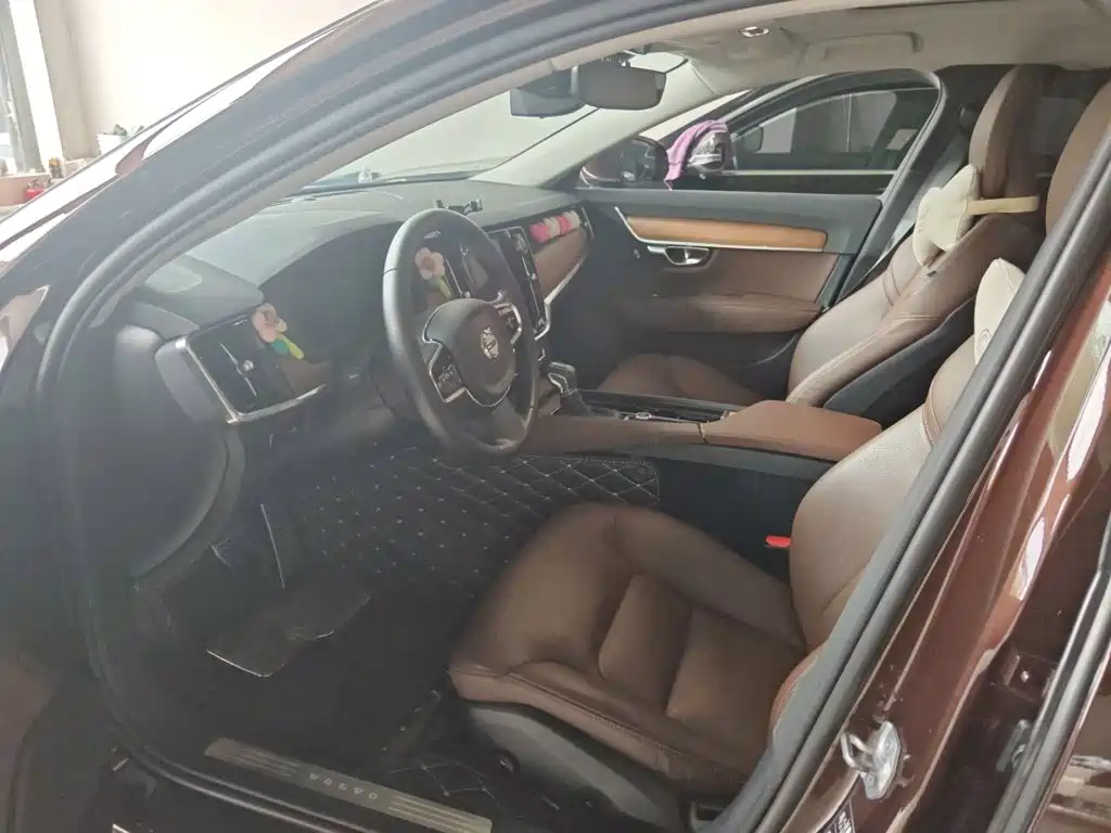 Volvo S90 — миниатюра 15
