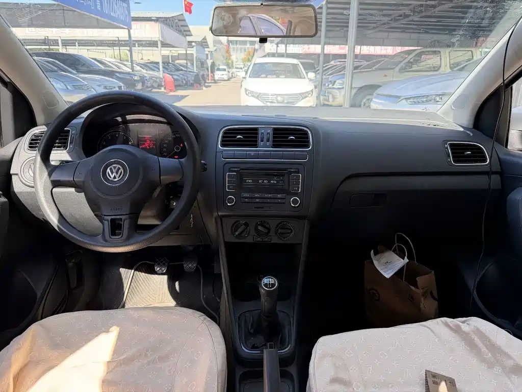 Volkswagen Polo — миниатюра 6