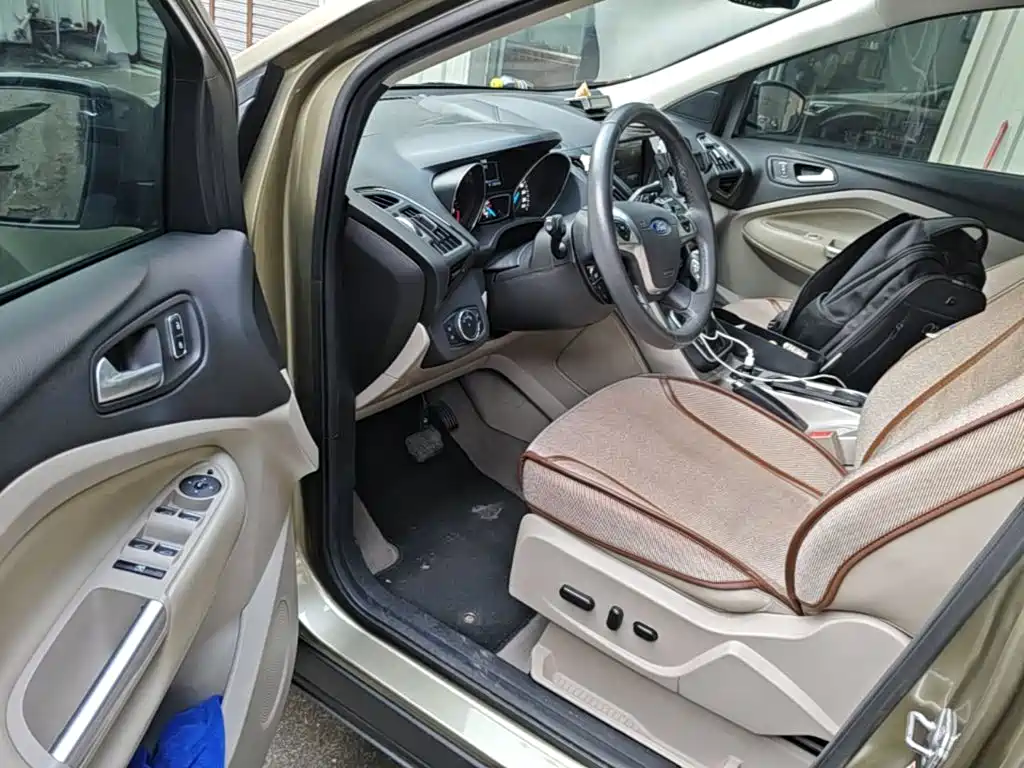 Ford Kuga — миниатюра 16