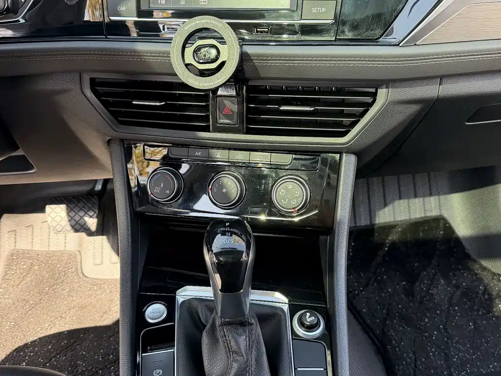 Volkswagen Sagitar — миниатюра 20