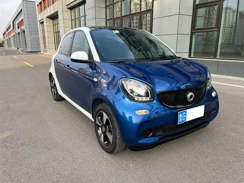 SMART FORFOUR